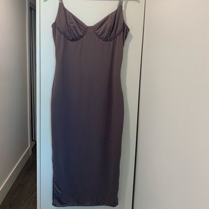 Sexy pencil dress. (JLUX)